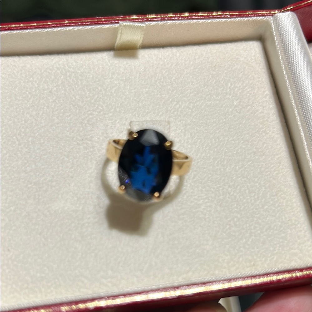 Elegant Blue and Gold Sapphire Ring